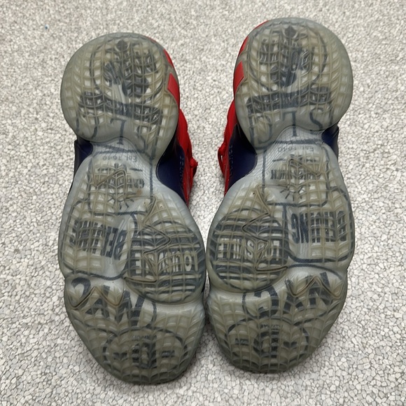 Kids size 6 Adidas D.O.N. Issue #2 basketball shoes. - Picture 2 of 4